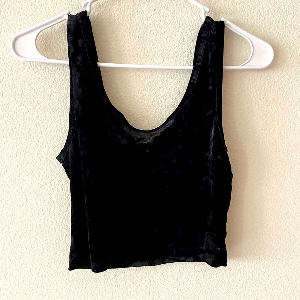 Forever 21. Crushed Velvet Crop. Size M